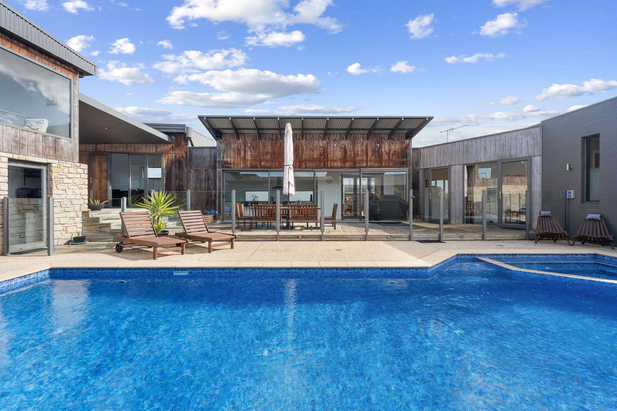 Pool & Spa